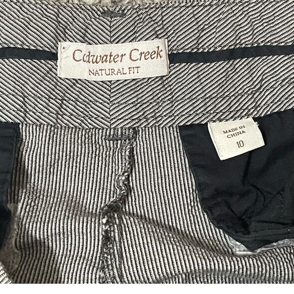 COLDWATER CREEK Natural Fit Capris Size 10 Striped Gray Minimalist Lightweight - Picture 4 of 8